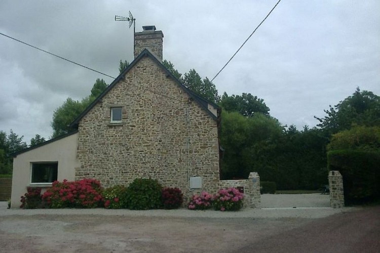 1-H8347-le-buisson-creances