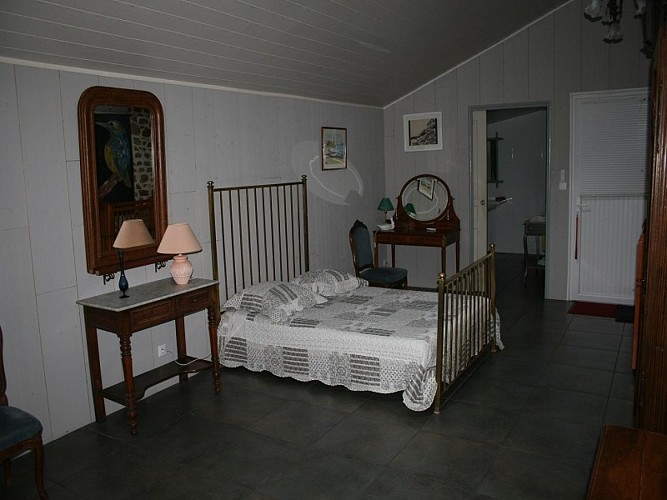 chambrehotes-creances-Laroze-chambre1©COCM