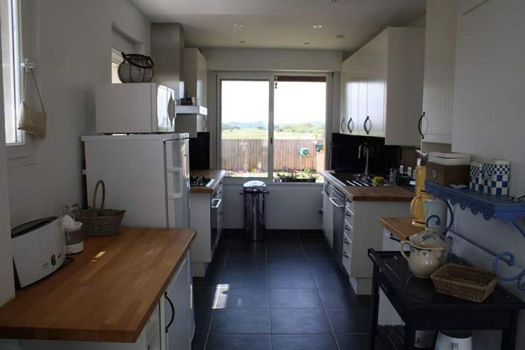 fontenay-sur-mer-meuble-les-pieds-dans-leau-11