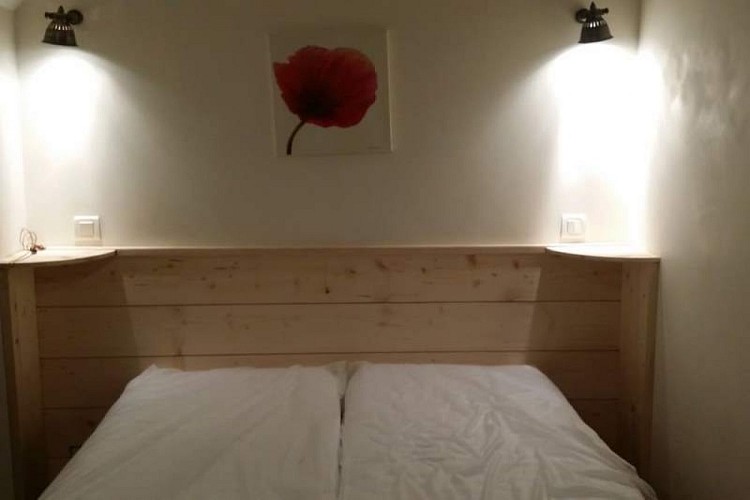 fontenay-sur-mer-meuble-les-pieds-dans-leau-08