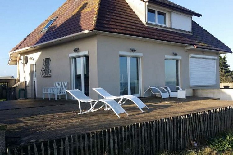 fontenay-sur-mer-meuble-les-pieds-dans-leau-02