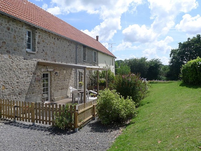 Vesly-meublé-la-vacherie-1