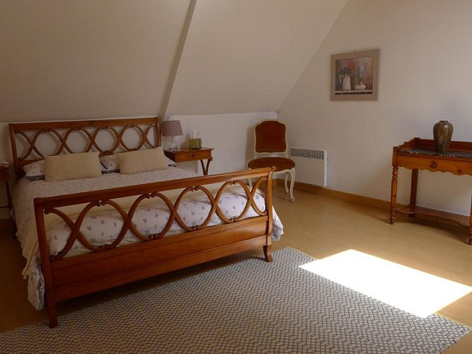 Vesly-meublé-la-fontaine-7