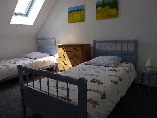 Vesly-meublé-la-fontaine-8