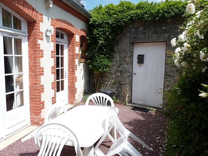 saint-vaast-la-hougue-meuble-cauchon-1