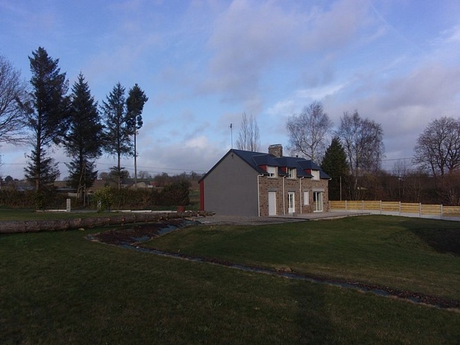 le-mesnil-ozenne-meuble-la-hudardiere-2