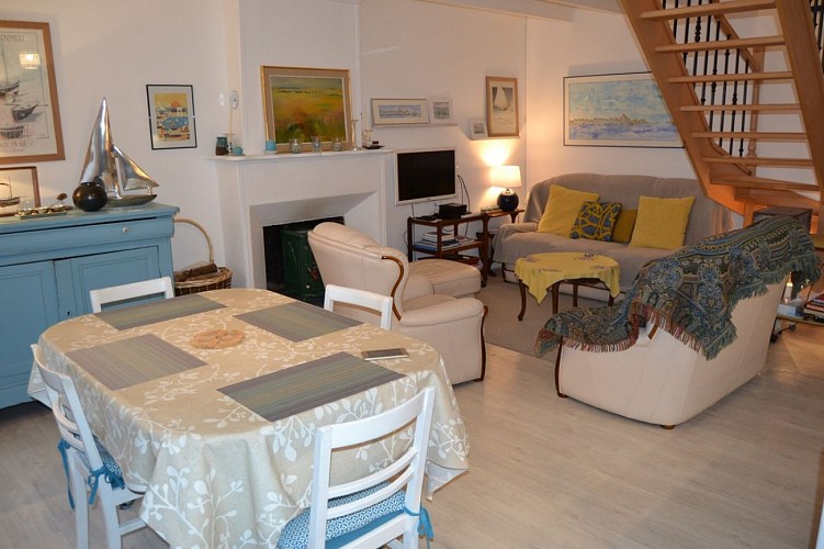 Barfleur-le-doledec-la-maison-bleue-02