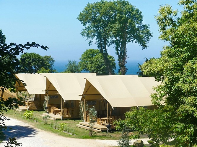 maupertus-sur-mer-glamping-lodge-1