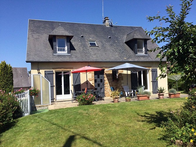 anctoville-sur-boscq-meuble-pichot-0