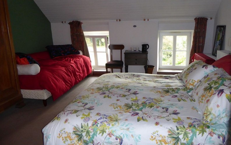 Chambres d'hote - Blainville-sur-Mer -Madja ZLASSI - Les Roses (5)