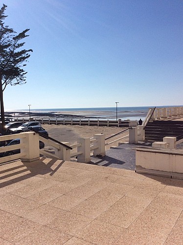 donville-les-bain-meuble-sur-la-plage-4