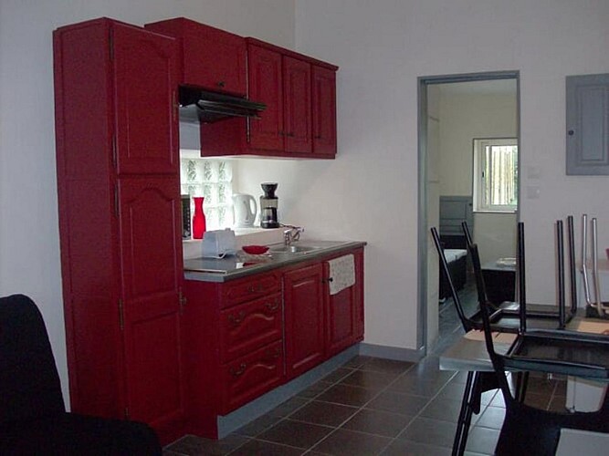 sainte-colombe-meuble-pommeret-2pers-3