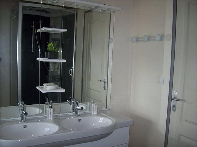 sainte-colombe-meuble-pommeret-4pers-6