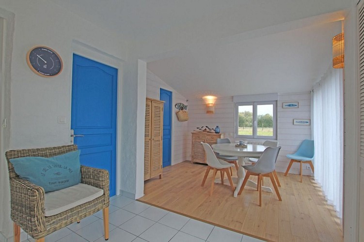 H8138-eau-calme-saint-martin-de-brehal-3