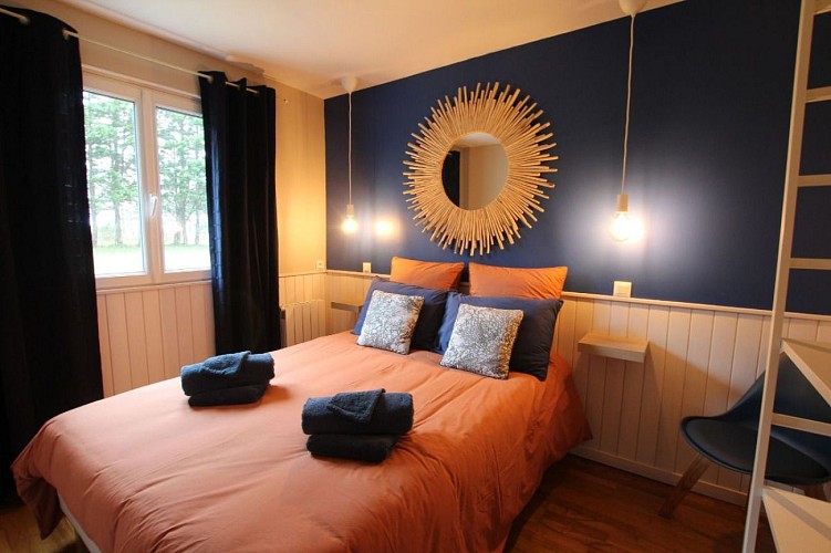 H8138-eau-calme-saint-martin-de-brehal-4