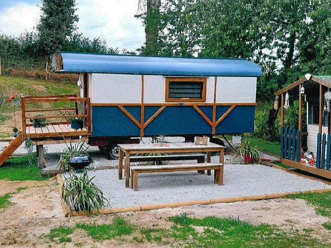 La roulotte de germaine-ext-1