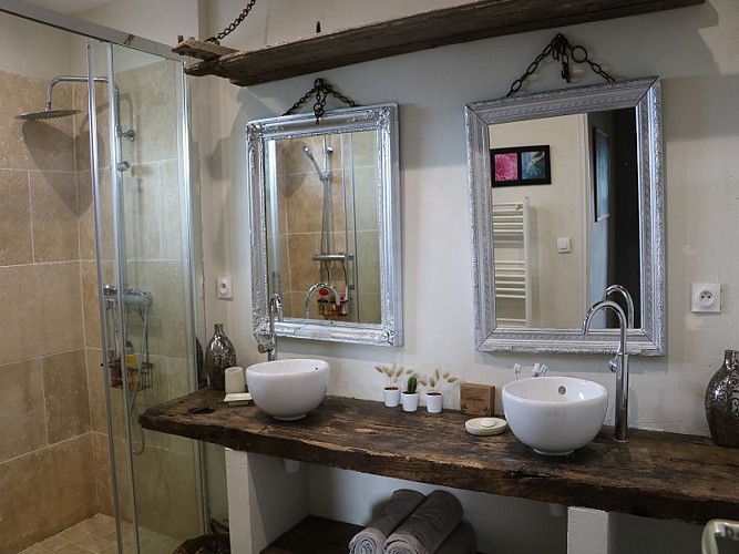 Bretteville-sur-Ay-meublé-black-pearl-9