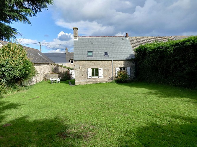 montfarville-meublé-a-l'abris-des-resgards-royer-3