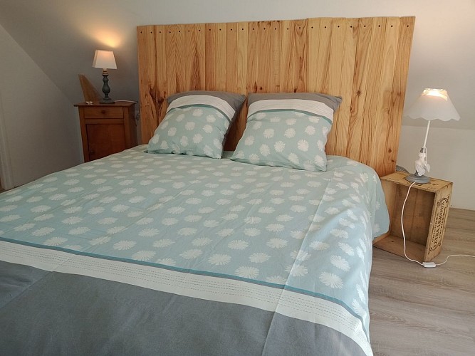 saint-martin-de-brehal-meuble-le-serpolet-3