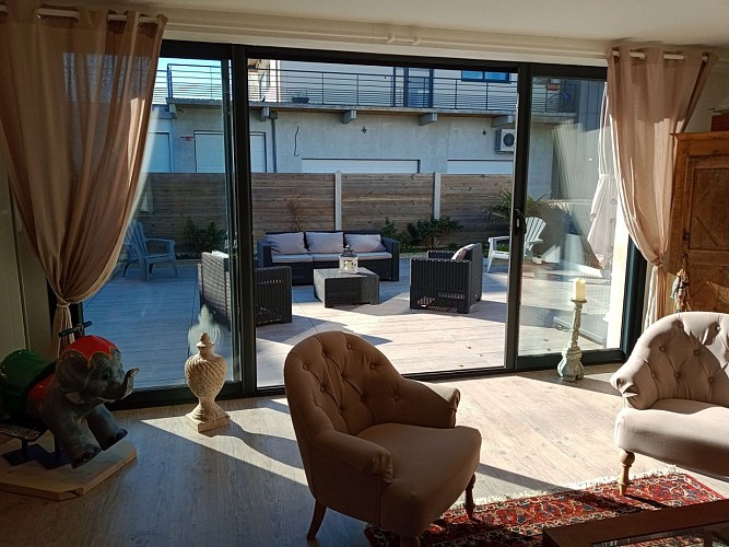 saint-martin-de-brehal-meuble-le-serpolet-1