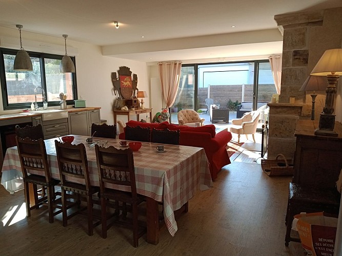 saint-martin-de-brehal-meuble-le-serpolet-2