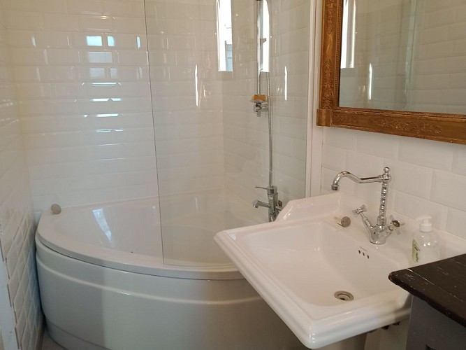 saint-martin-de-brehal-meuble-le-serpolet-5