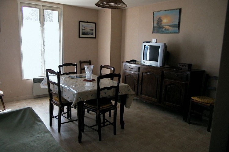 location_la_roche_posay_2_etoiles_Segur_75_2.jpg_3