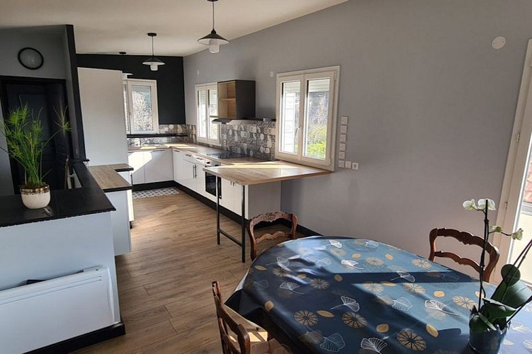 H8371-saint-martin-de-brehal-2