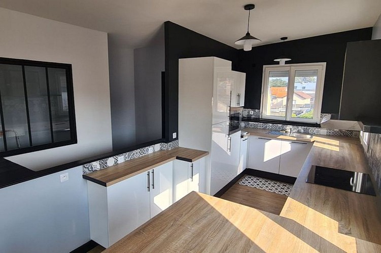 H8371-saint-martin-de-brehal-1