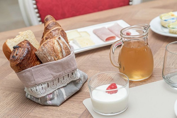 H33531-domaine-de-la-vallee-saint-martin-de-varreville-2