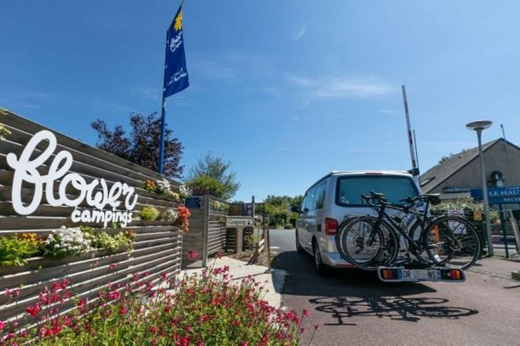0-carentan-les-marais-camping-flower-le-haut-dick