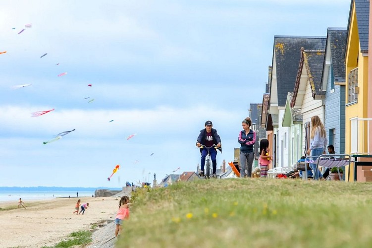 ravenoville-cabines-2©C.Cauchard-OT Baie du Cotentin