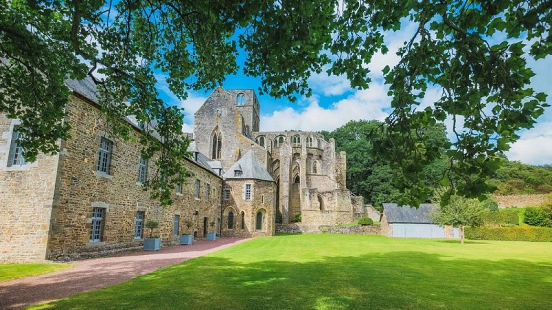 abbaye de hambye teddy bear photos (14)