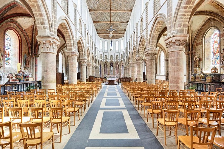 Collégiale Mortain 3 alamoureux