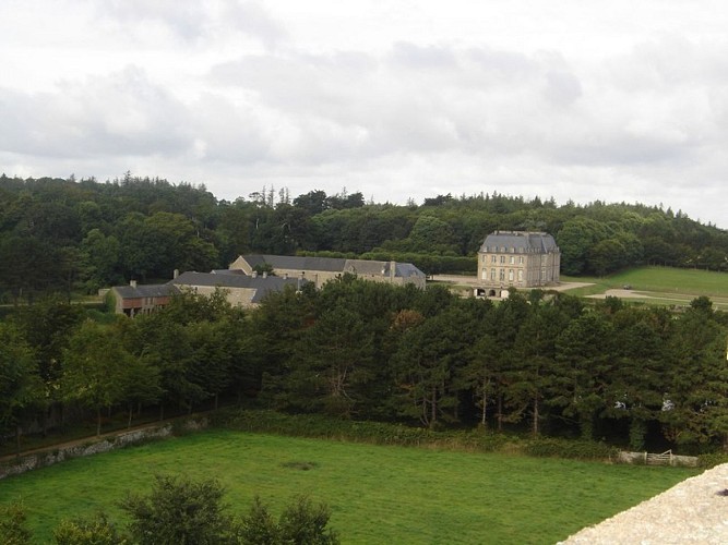 saint-pierre-eglise-chateau (2)