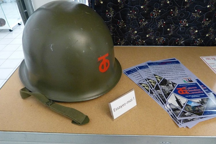 Espace Hamilton-Levaufre Périers Casque à tester-bd