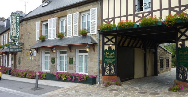 Avranches HR La croix d'or facade