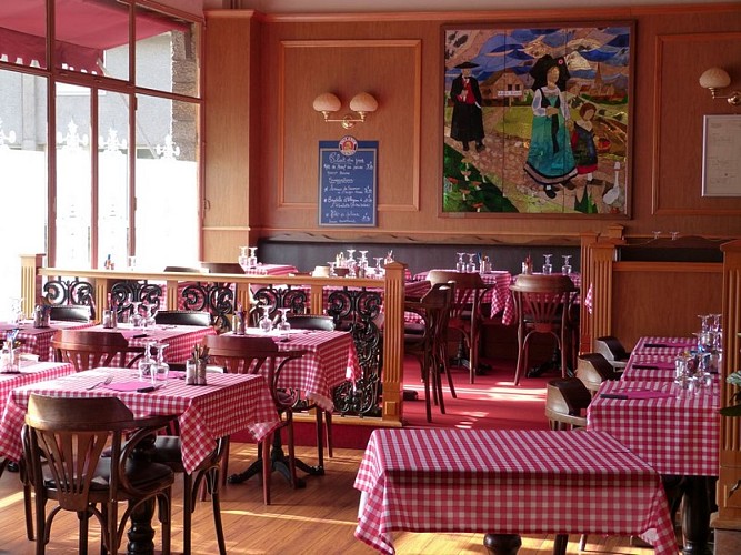 coutances-hotel-la-taverne-du-parvis-2