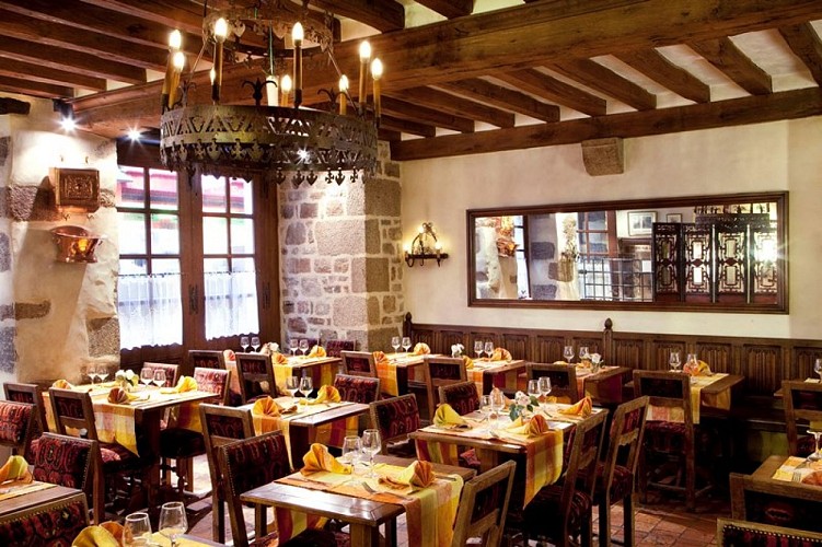 le-mont-saint-michel-restaurant-auberge-saint-pierre-3