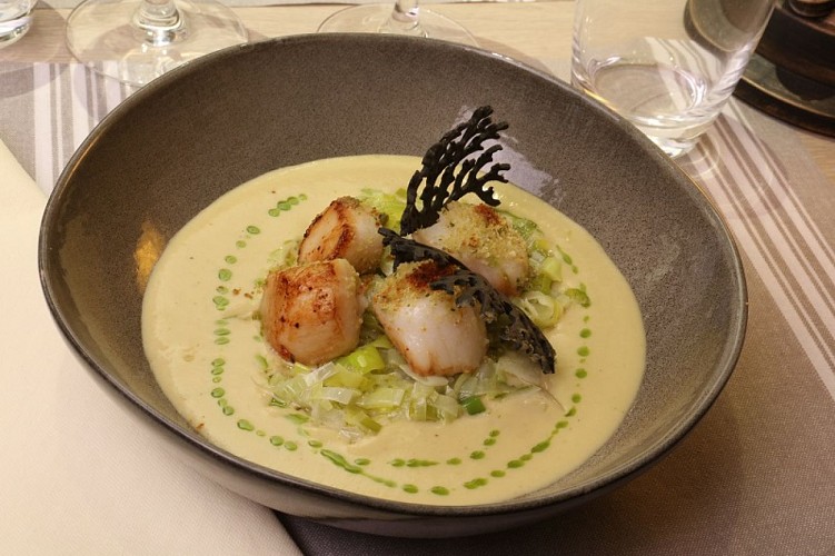 sainte-mere-eglise-auberge-le-john-steele-2