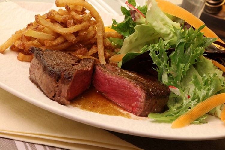 sainte-mere-eglise-auberge-le-john-steele-3