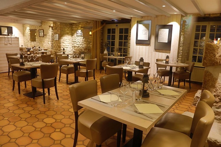 sainte-mere-eglise-auberge-le-john-steele-1