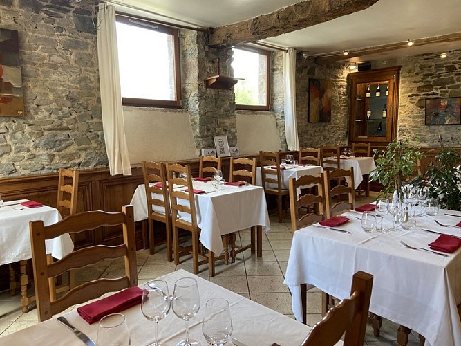 Restaurant-intérieur-La-Ferme-st-Michel