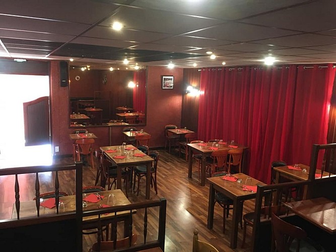 restaurant-authentique-creances-salle-2