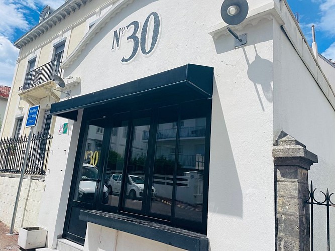 Numero 30 Biaritz devanture 1