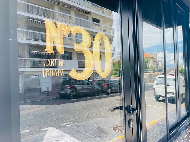 Numero 30 Biaritz devanture 2