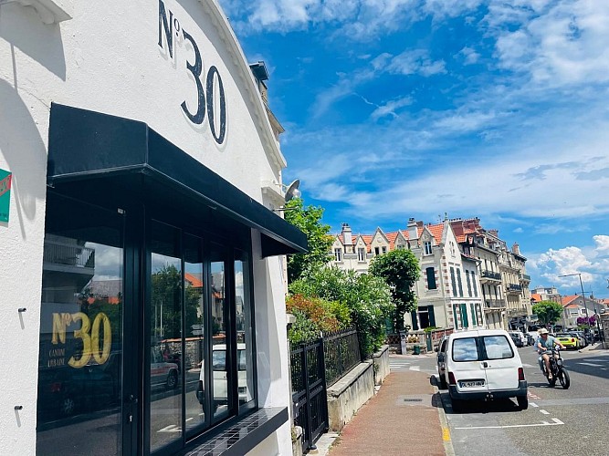Numero 30 Biaritz devanture 3