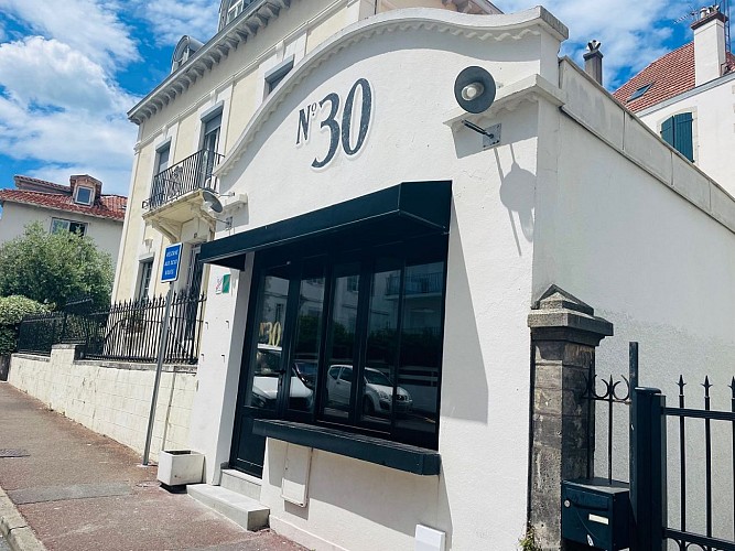 Numero 30 Biaritz devanture 4