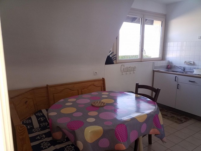 location_la_roche_posay_2_etoiles_MENARD_Bleu_Marine (4).jpg_3