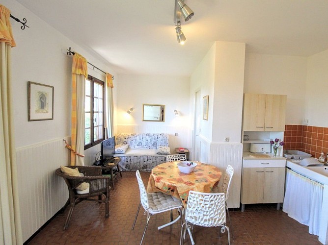 location_la_roche_posay_2_etoiles_Cherry_lodge_lauriers.jpg_2